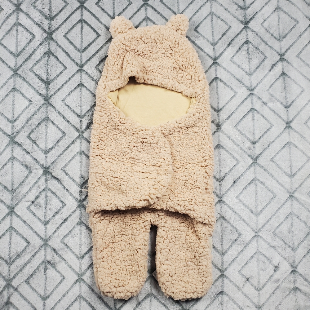 Teddy bear plush swaddle with velcro closure Size 0-6 months